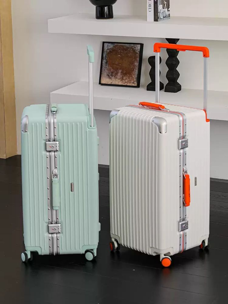 White And Orange Hard-Shell Suitcase imagen 3