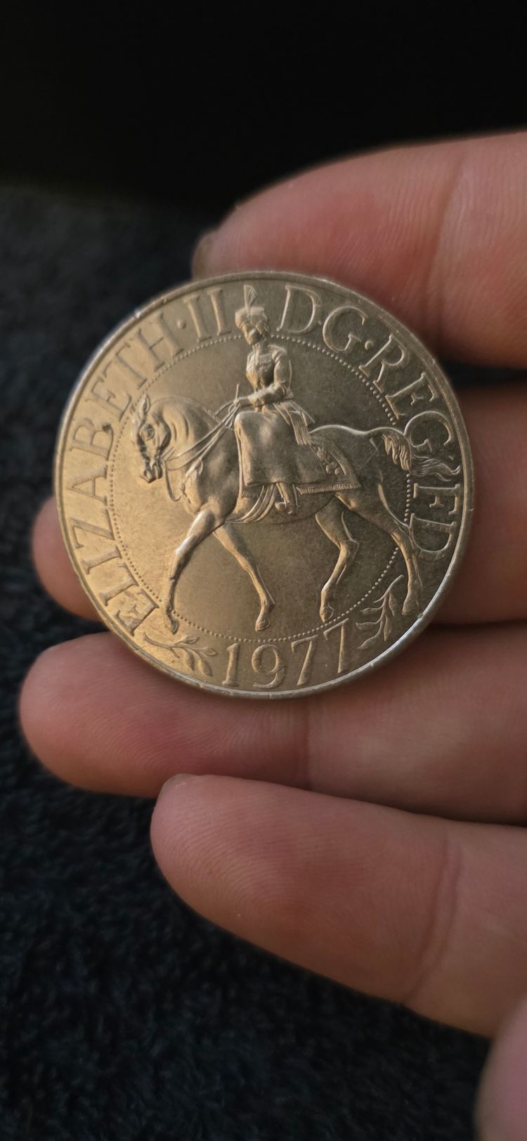 £3). 1977 Commemorative Coin