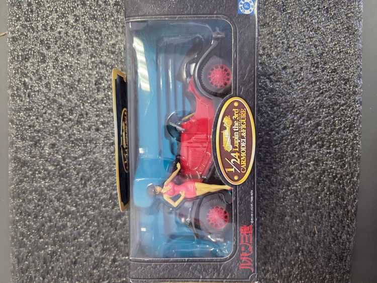 1/24 Limited Car Model Figure