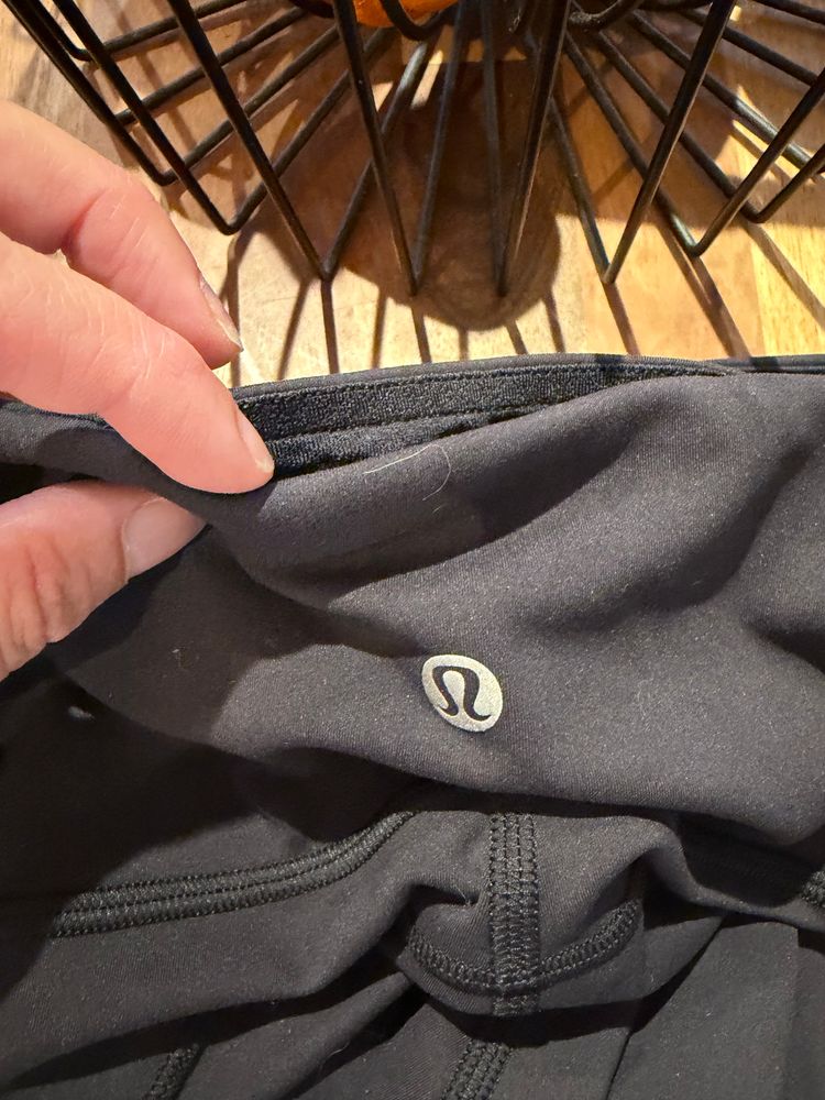 Immagine di Lululemon rare  Black running Leggings UK 12 8