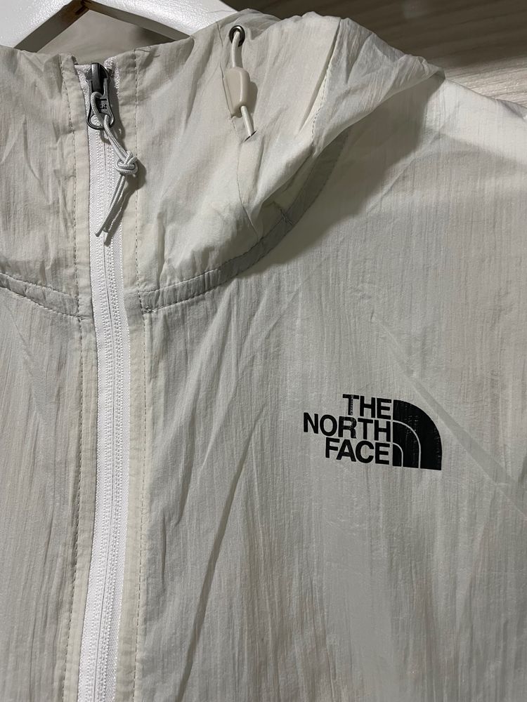 The North Face Men'S Lightweight Windbreaker Jacket 2