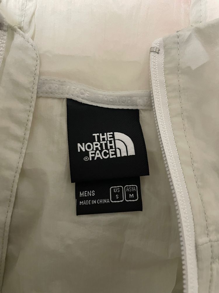 The North Face Men'S Lightweight Windbreaker Jacket 7