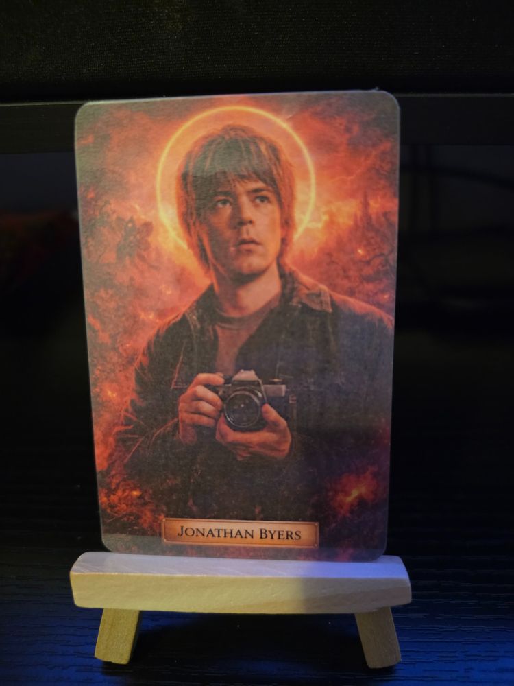 Jonathan Byers Collectible Card