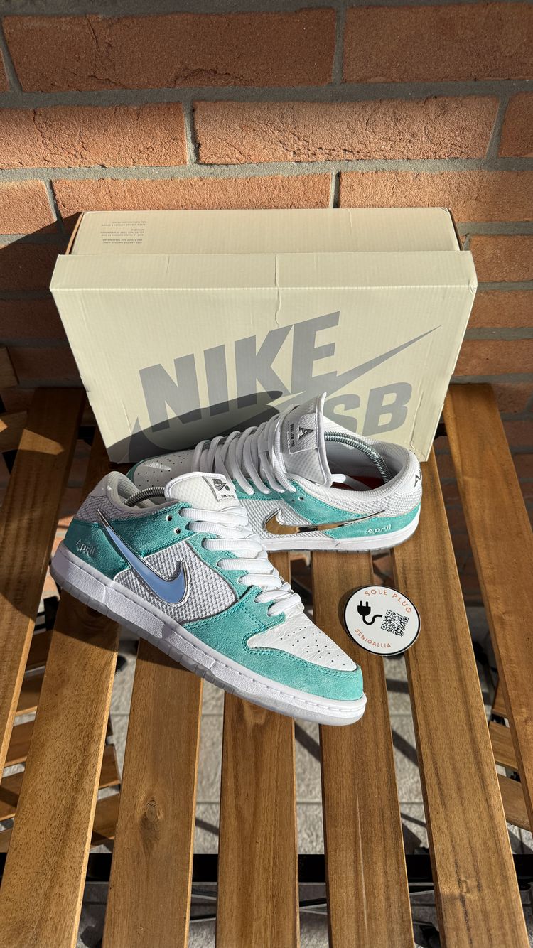Nike Dunk Low SB x April Skateboards size 44 Vnds OG All product image