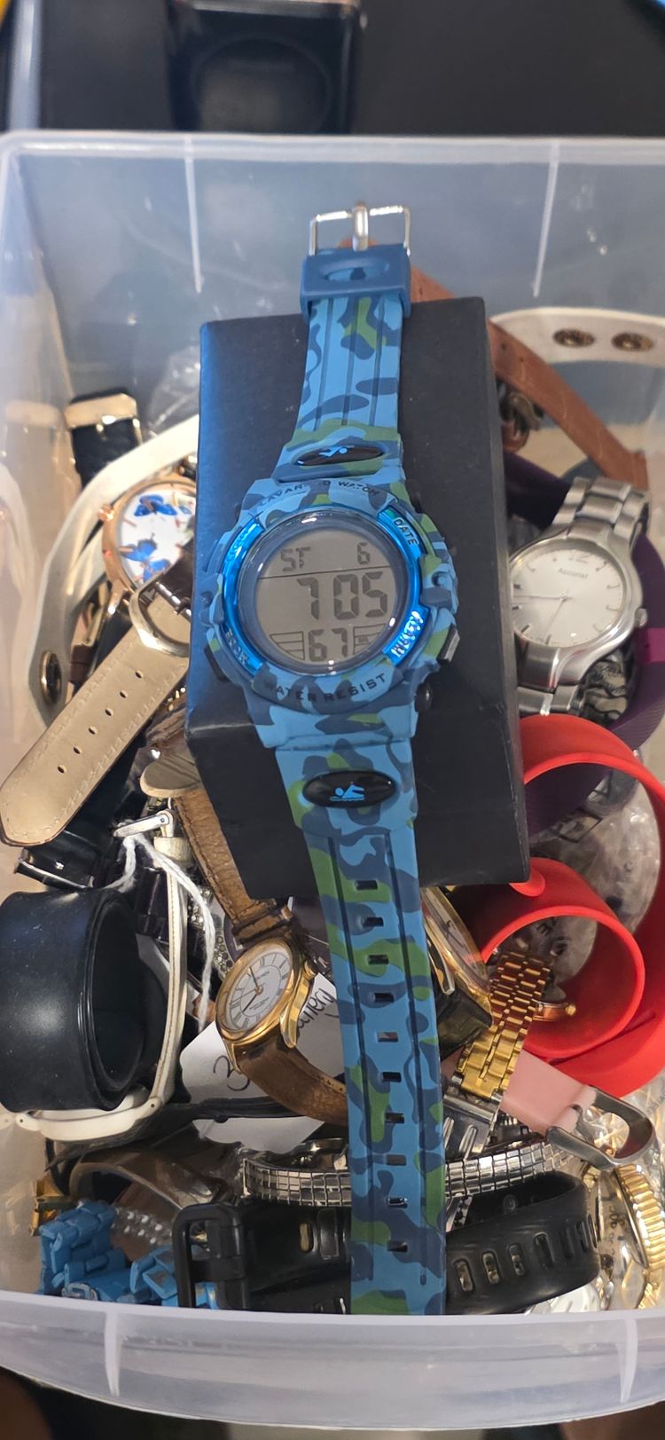 ALL WATCHES START AT £2 EACH BARGINS image 2