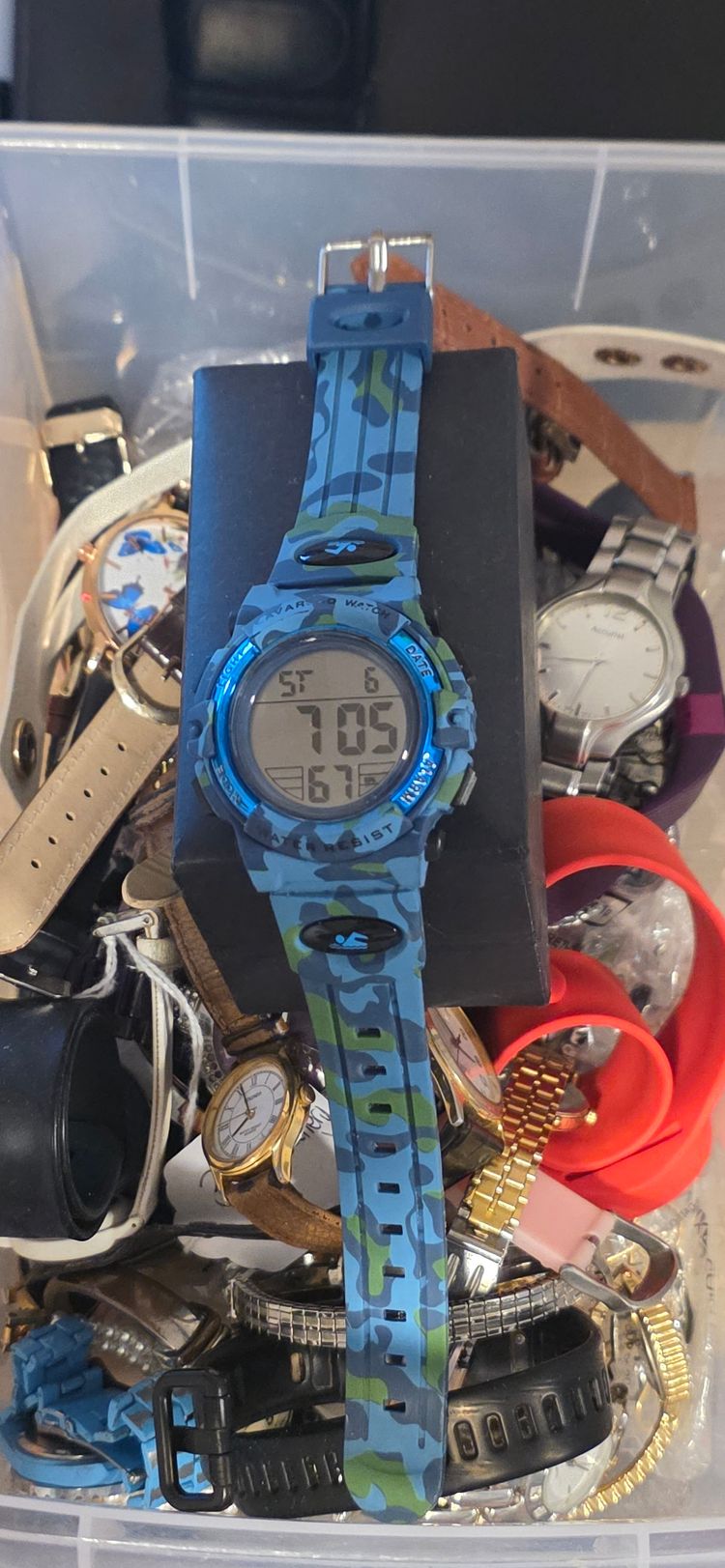 ALL WATCHES START AT £2 EACH BARGINS image 3