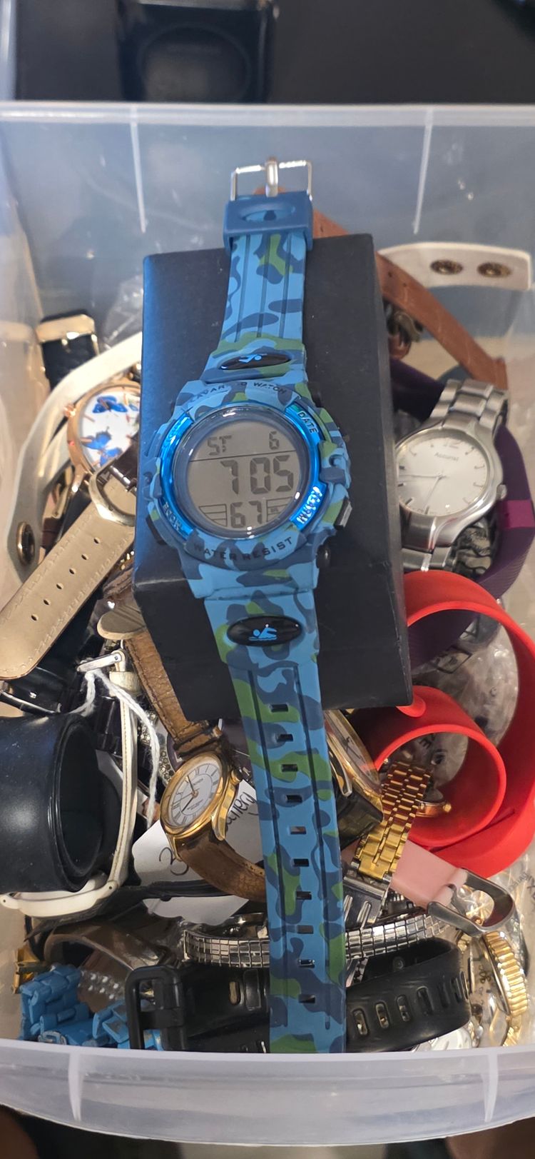 ALL WATCHES START AT £2 EACH BARGINS image 1