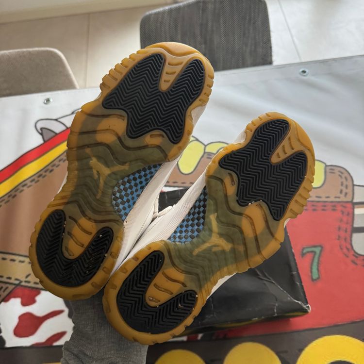Air Jordan 11 Retro Low 42 image 5