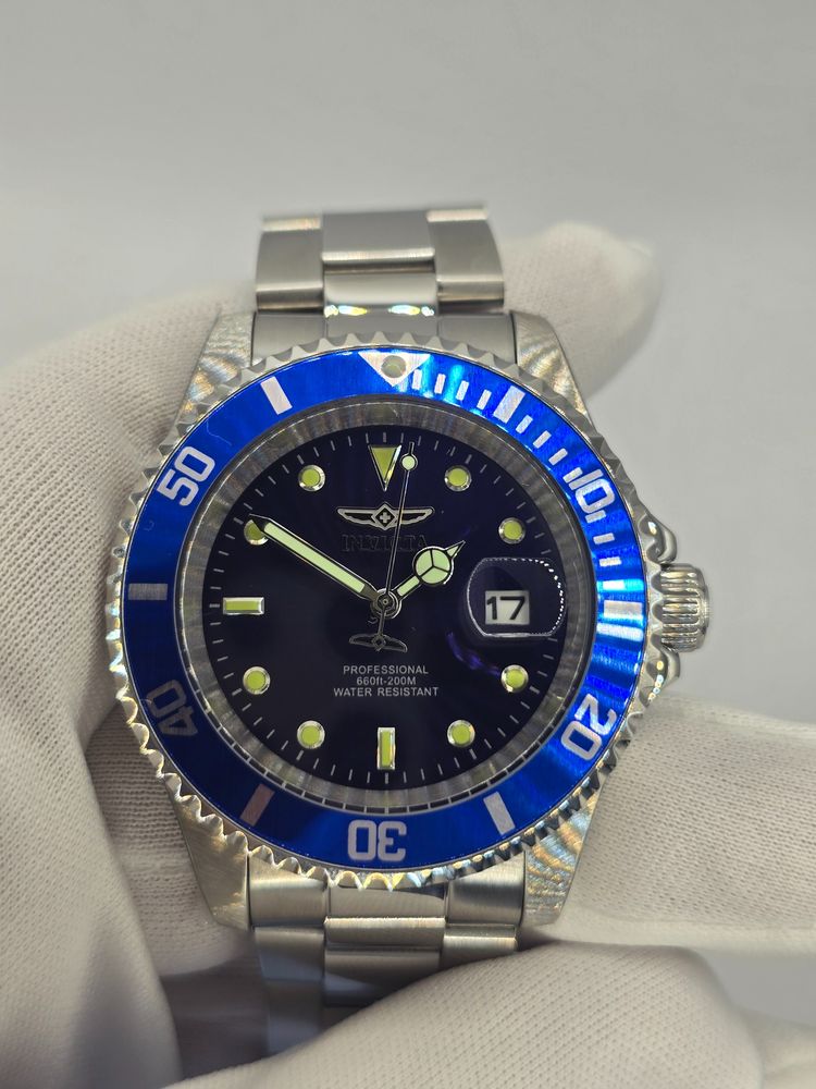 Invicta  Coastpath Stainless Steel Wristwatch With Blue Bezel imagen 1