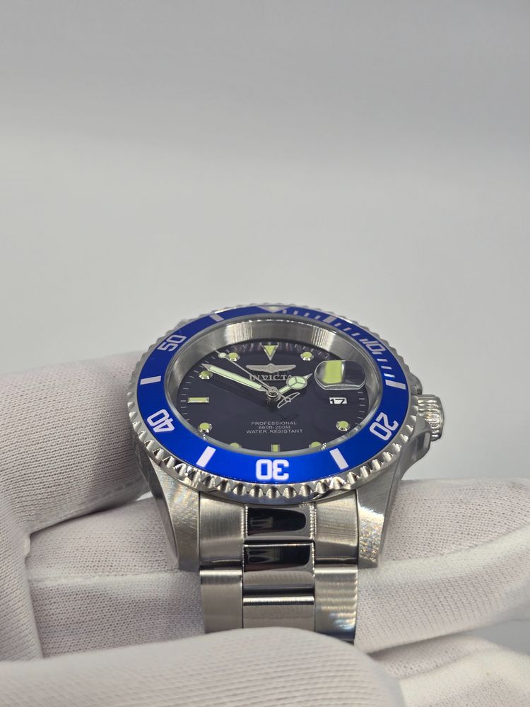 Invicta  Coastpath Stainless Steel Wristwatch With Blue Bezel imagen 3