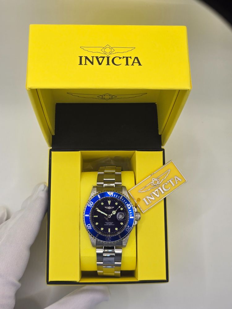 Invicta  Coastpath Stainless Steel Wristwatch With Blue Bezel imagen 8