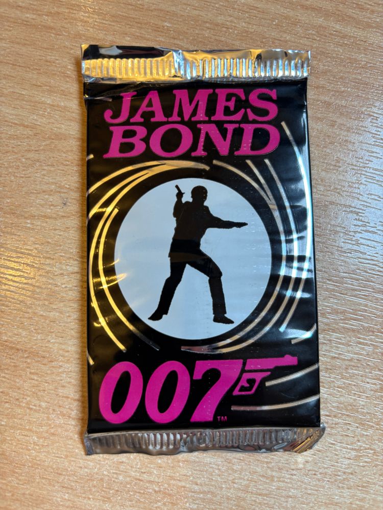 James Bond 007 Collectible Card Pack