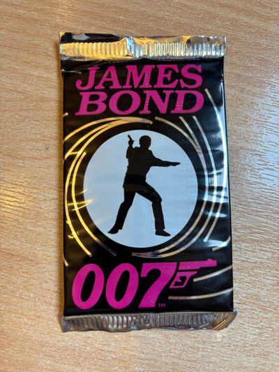 James Bond 007 Collectible Card Pack