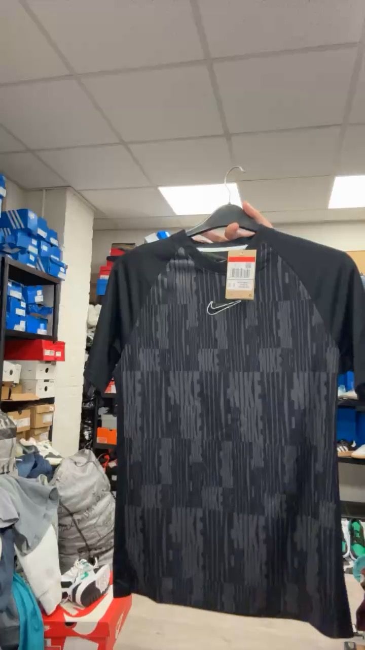 Nike top medium 