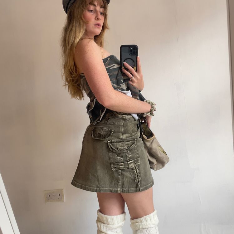Y2K Faded Khaki Cargo Mini Skirt imagen 3