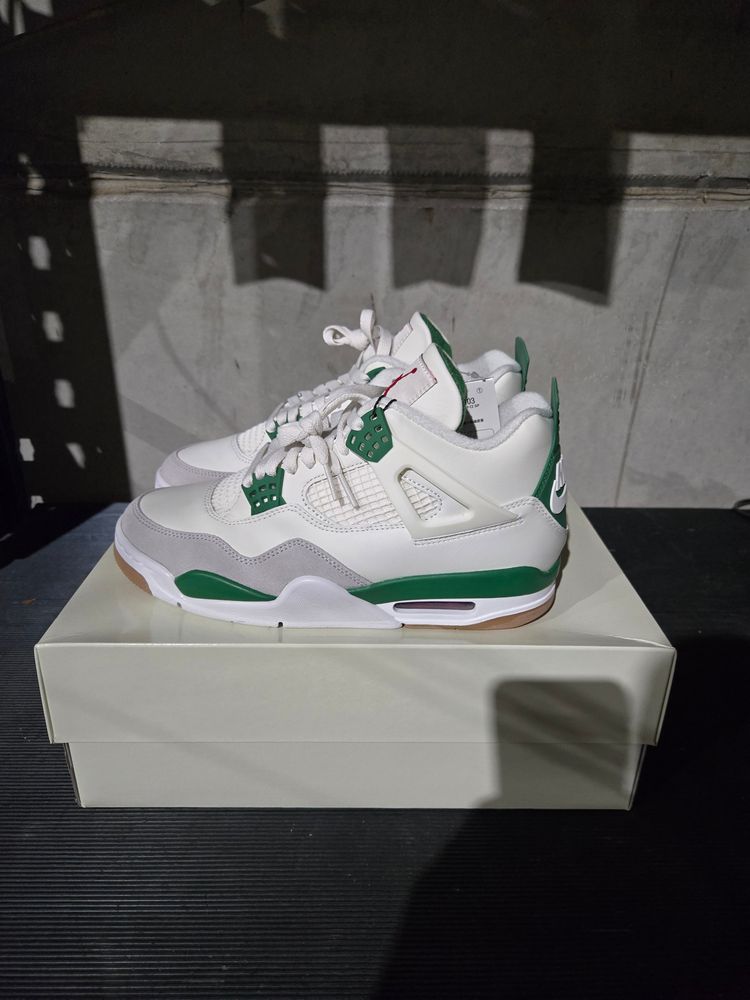 A-999543 Jordan 4 Retro SB Pine Green New In Box
