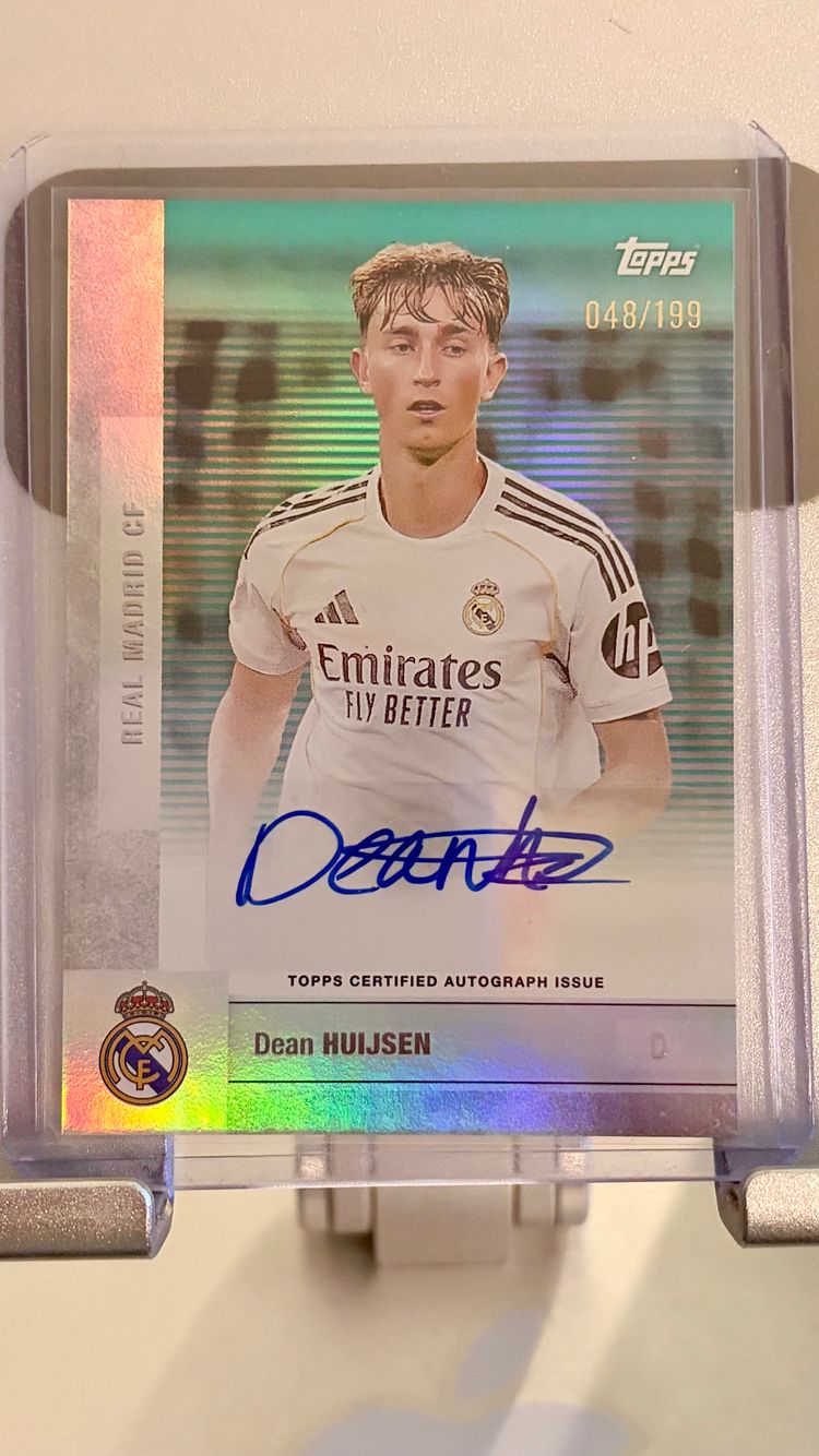 Topps Dean Huijsen Auto /199 imagen 1