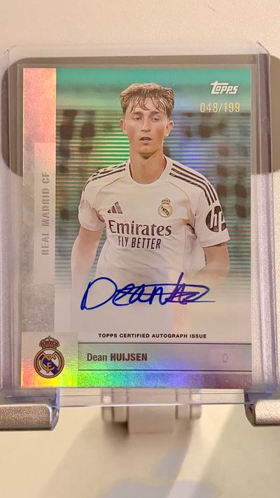 Topps Dean Huijsen Auto /199