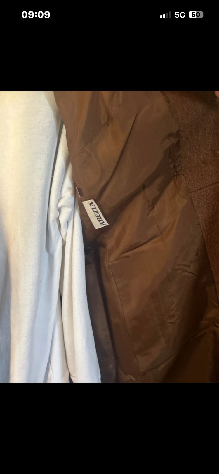 Immagine di Brown Coat With Fur Collar 7