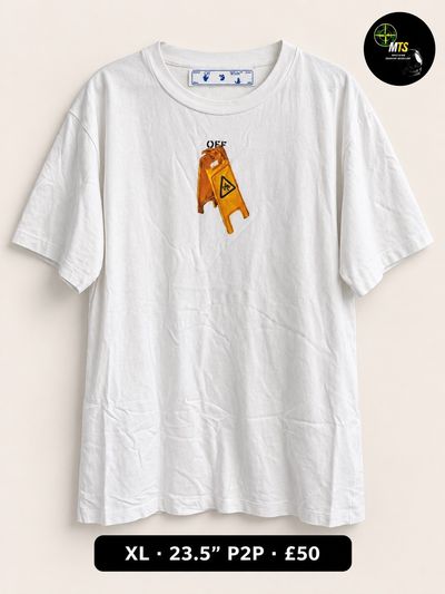 2533 Off-White White Graphic T-Shirt 23.5” p2p