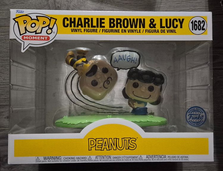 Funko Pop Moment Charlie Brown & Lucy Vinyl Figure