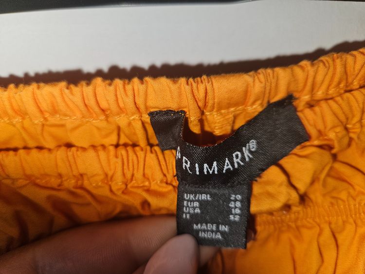 orange skirt obraz 2