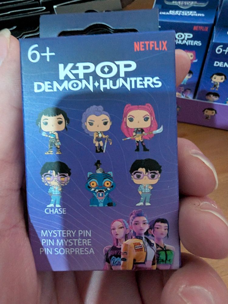Kpop Demon Hunters Mystery Pin image 1
