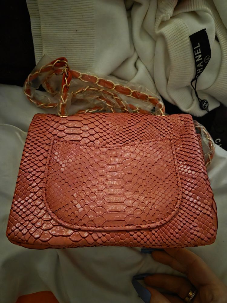 Cc pink Snakeskin Leather Handbag image 4