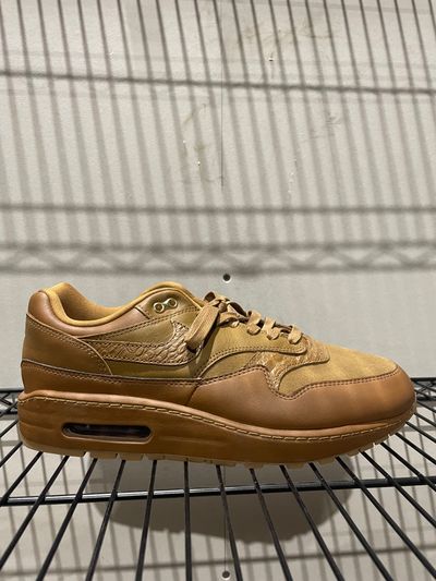 A-926911 Nike AM1'87 Luxe Ale Brown Brand New No Box