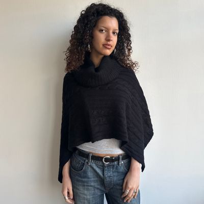 Black cable knit poncho - One Size