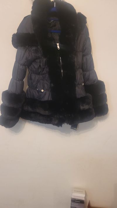 black fur-trimmed puffer jacket