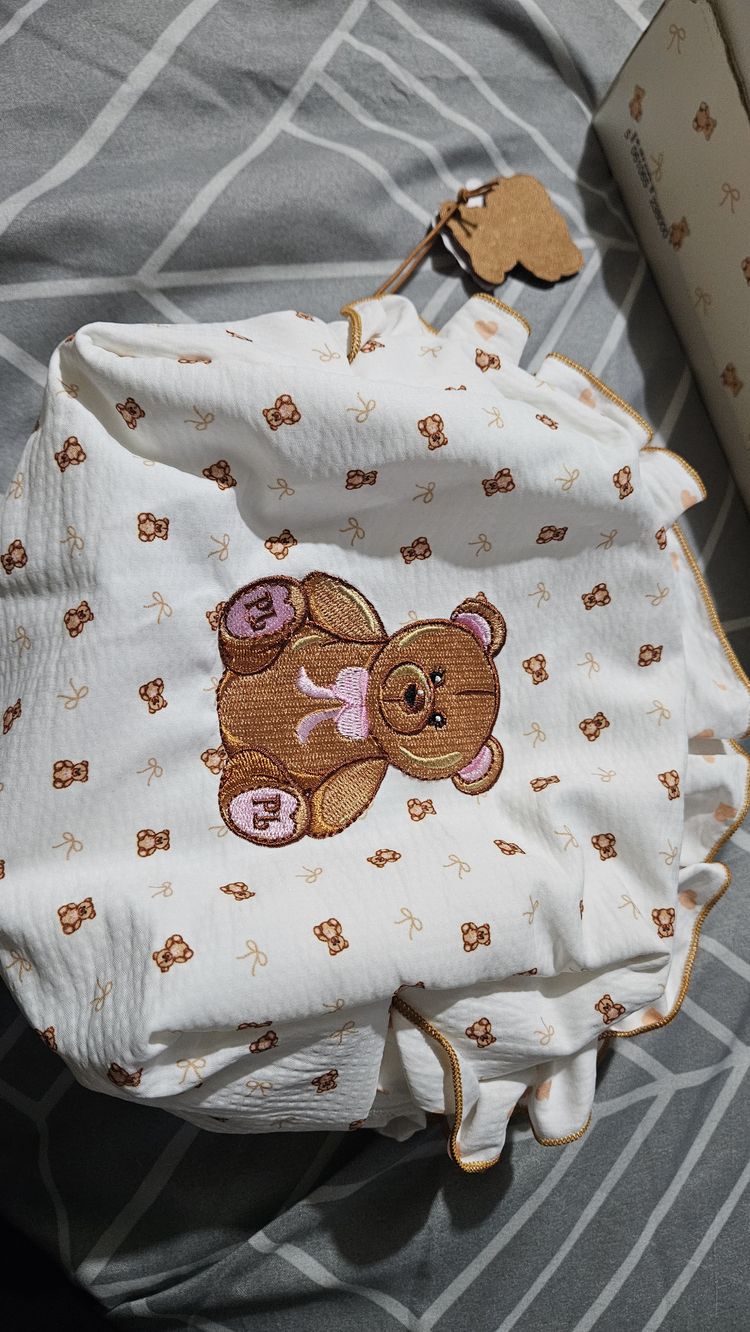 White make up bag With Teddy Bear Embroidery