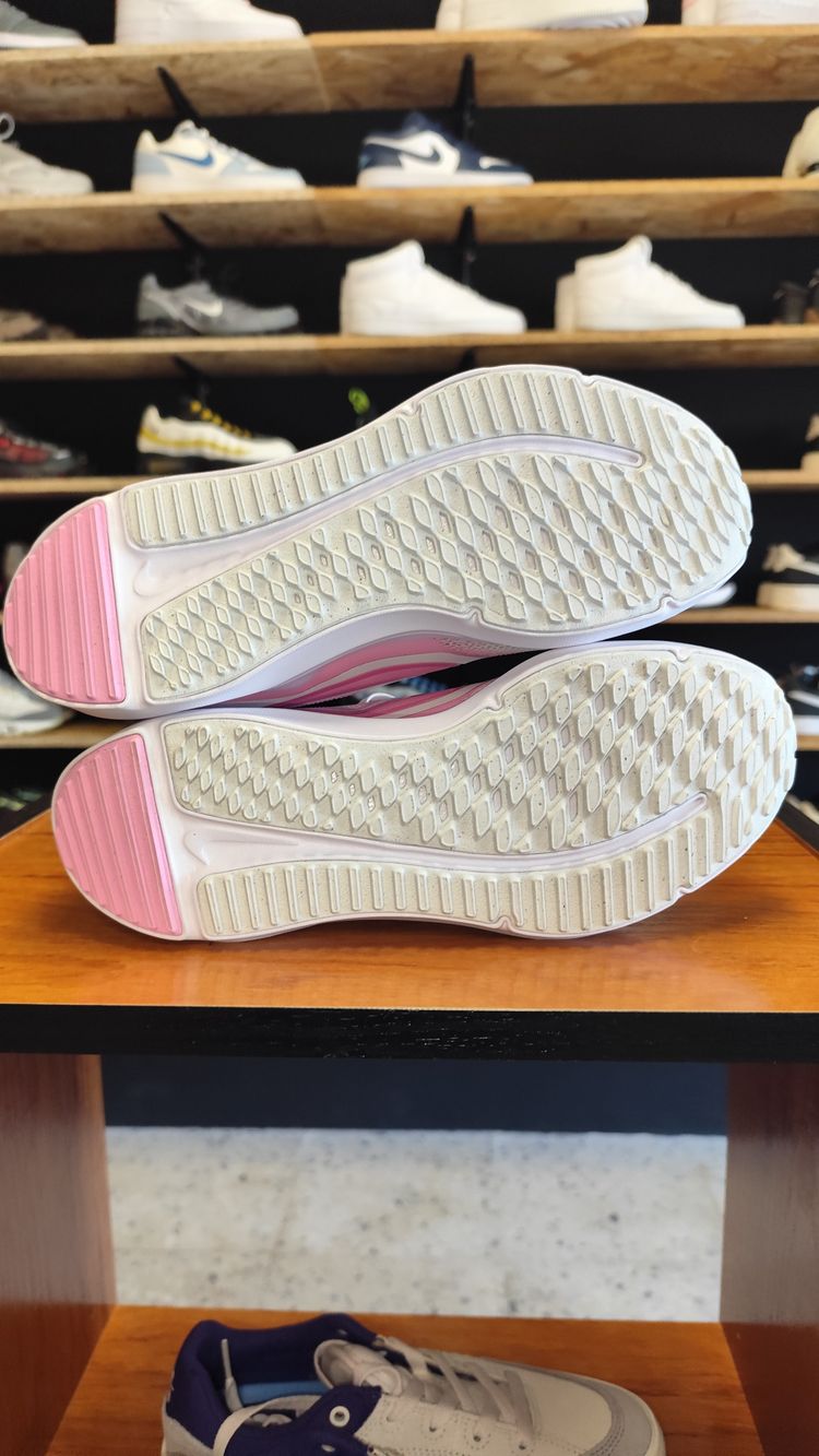 Nike Stelar Runner  image 4