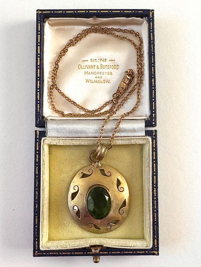 Gold-Tone Pendant Necklace With Green Stone