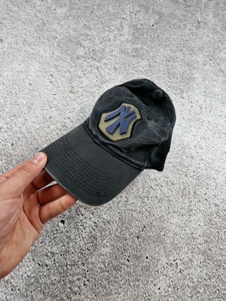 Black Baseball Cap With Ny Logo