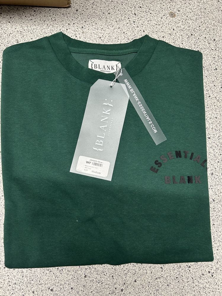 Other Blank Essentials  Green T-Shirt £35 RRP product image