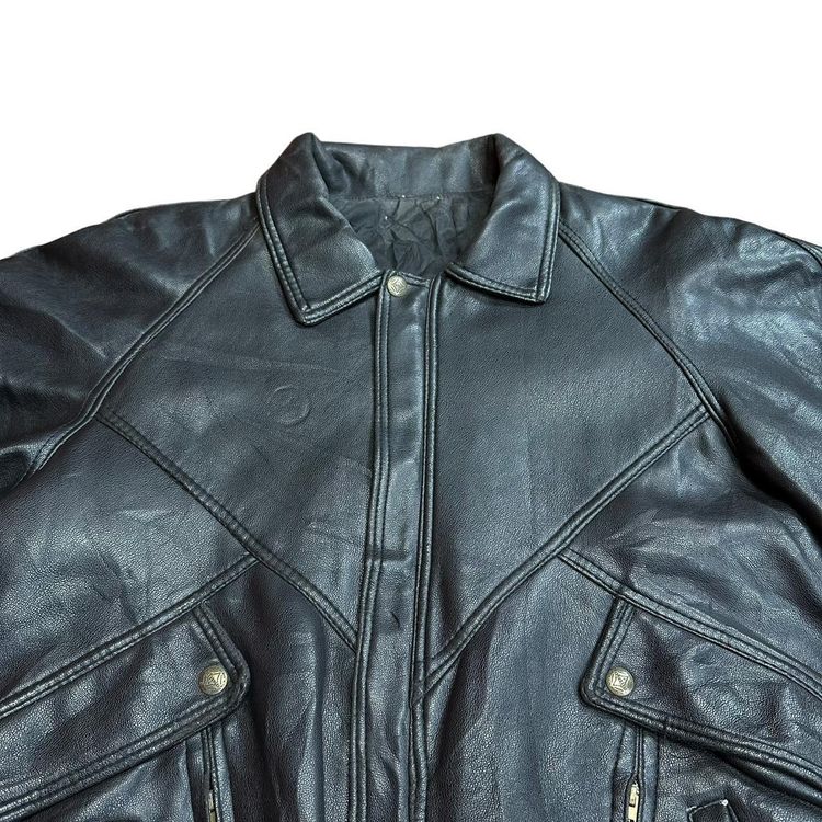 LEATHER JACKET 4