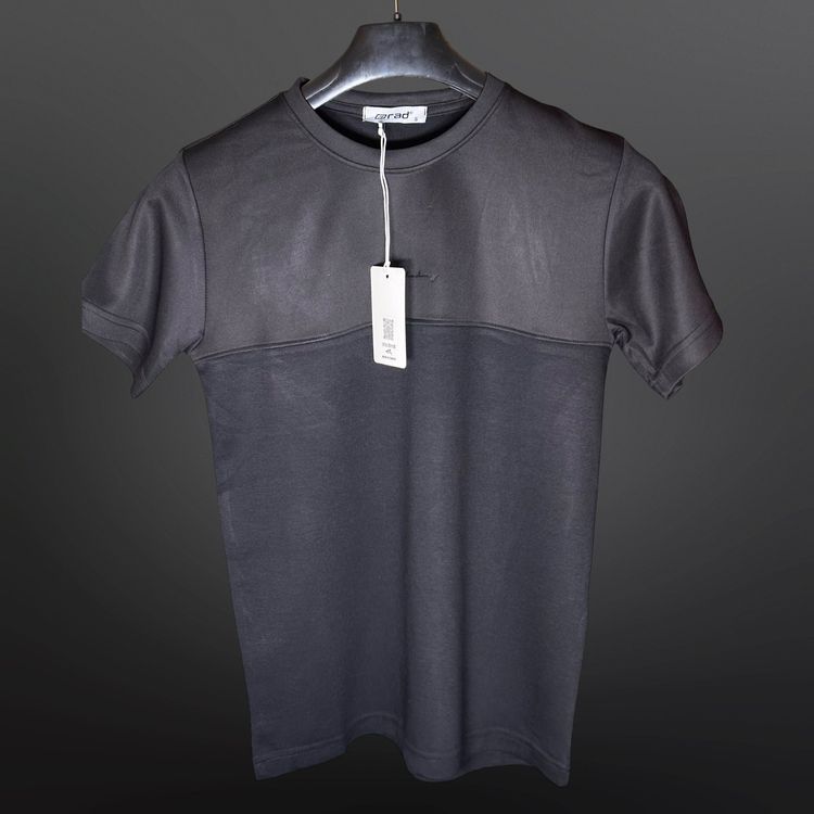 Black rad tee