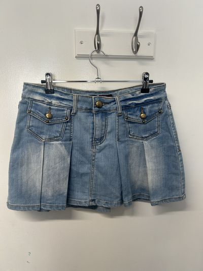 vintage 00s light wash denim pleated mini skirt