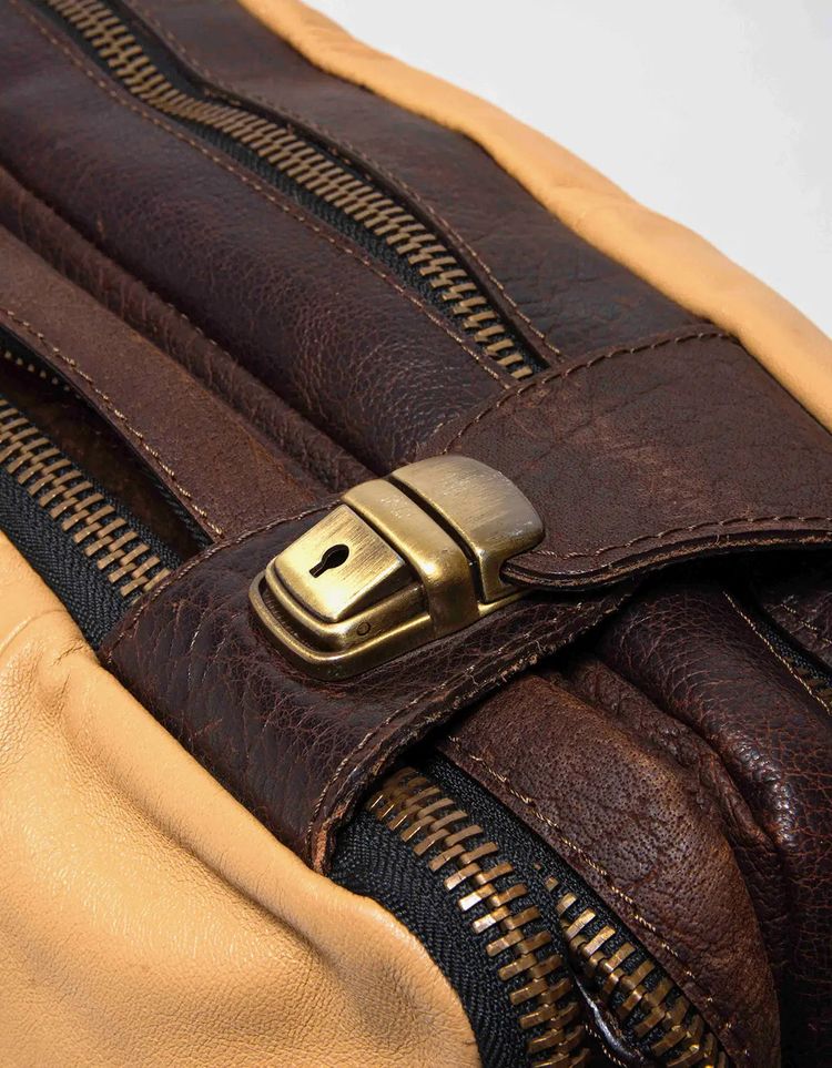 Immagine di collection PRIVÉE? Italian Lambskin & Calfskin Multi-Compartment Messenger Bag 5