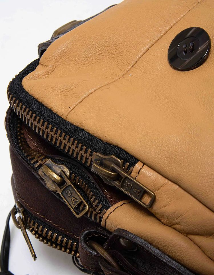 Immagine di collection PRIVÉE? Italian Lambskin & Calfskin Multi-Compartment Messenger Bag 4