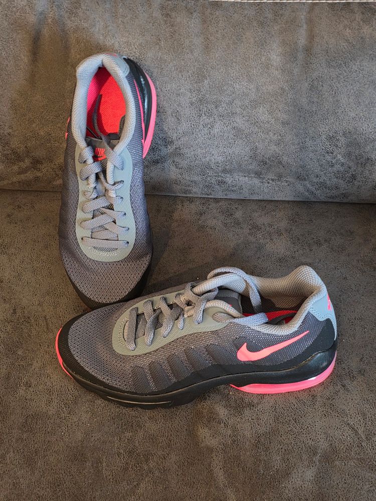 Nike air max invigor uk 4