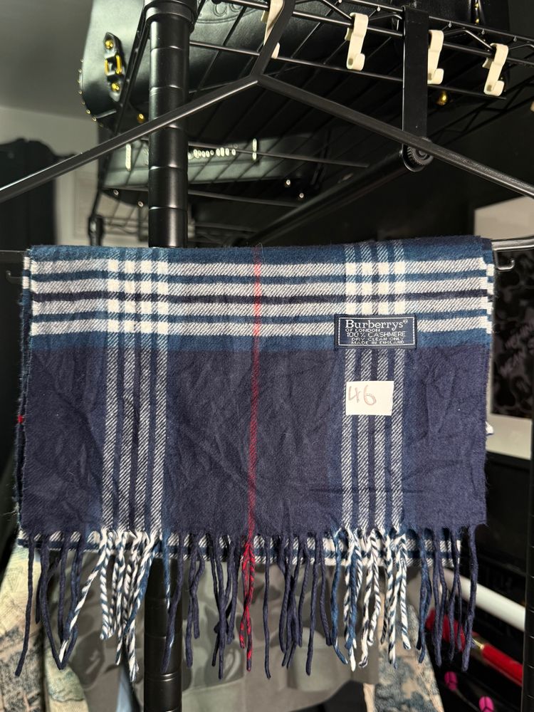 #46 £350RRP Navy Vintage Burberry Scarf Cashmere