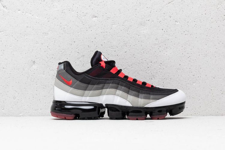 Nike Nike Air VaporMax 95 "Hot Red" Uk 6.5 used  product image