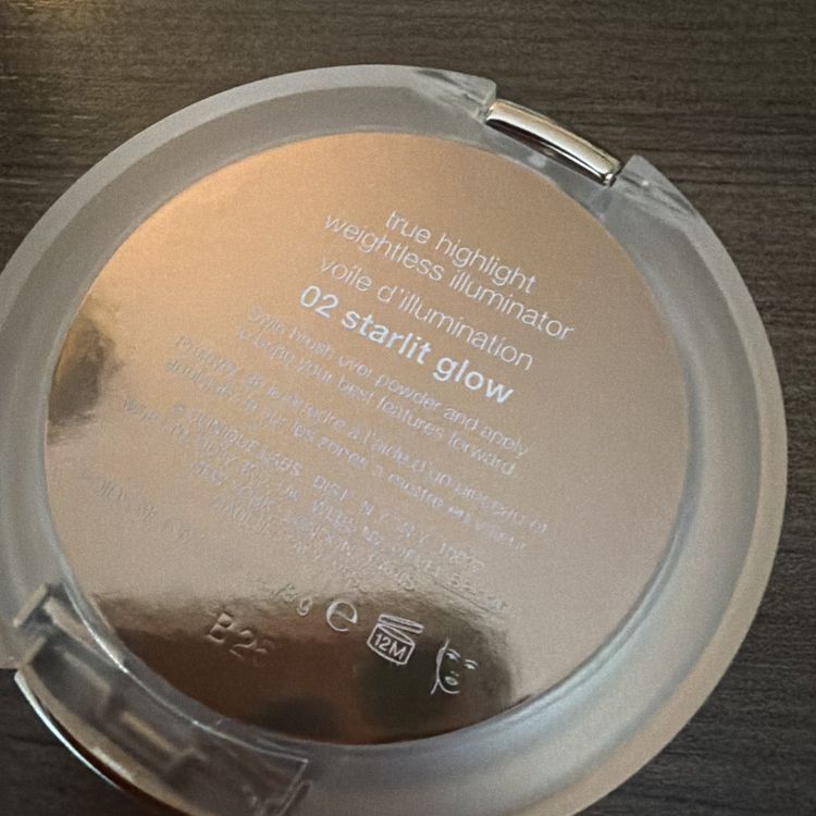 Clinique True Highlight Weightless Illuminator Highlighter 02 Starlit Glow BN image 1
