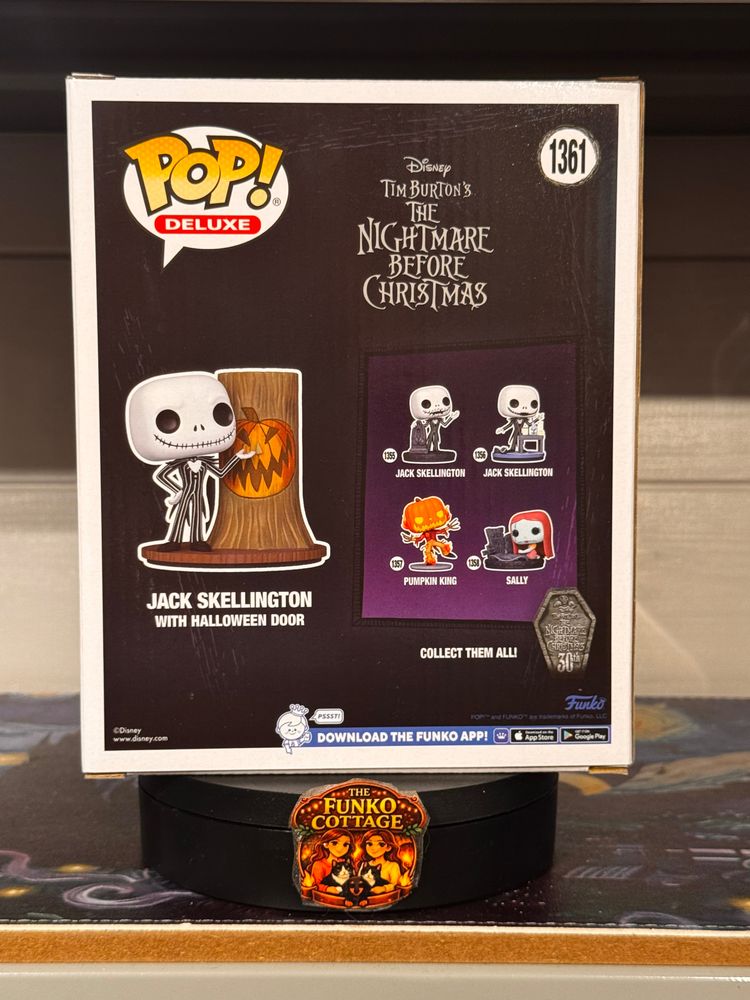 Immagine di Funko Pop Deluxe Jack Skellington With Halloween Door Vinyl Figure 3