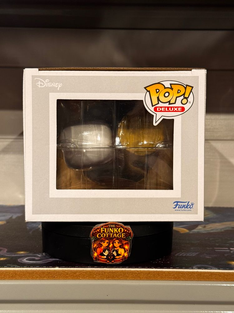 Immagine di Funko Pop Deluxe Jack Skellington With Halloween Door Vinyl Figure 5