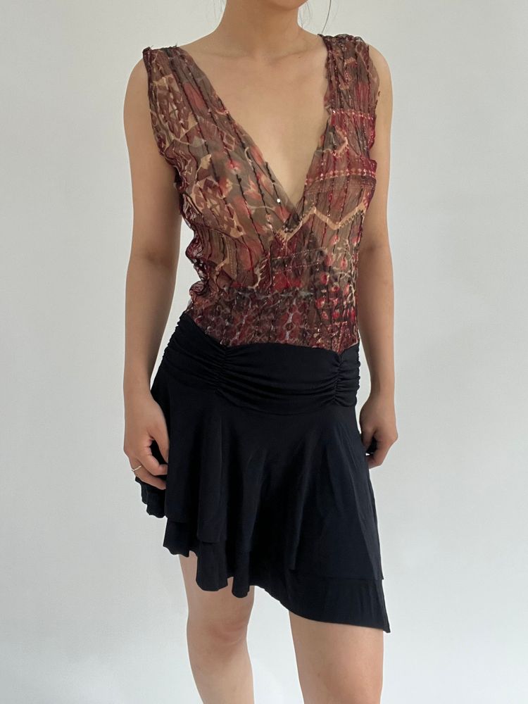 ‼️small black dress with burgundy sequin mesh detail image 5