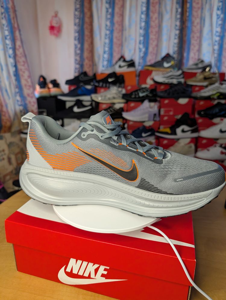 Nike Nike Vomero 18 ZoomX UK 11.5 product image