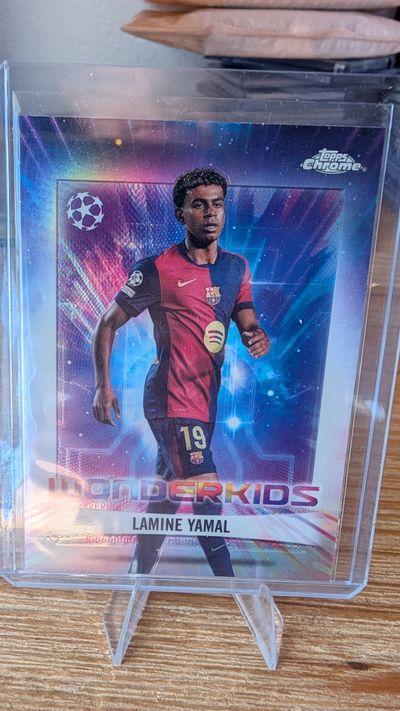 Lamine Yamal “Wonderkids” FC Barcelona Rookie Insert